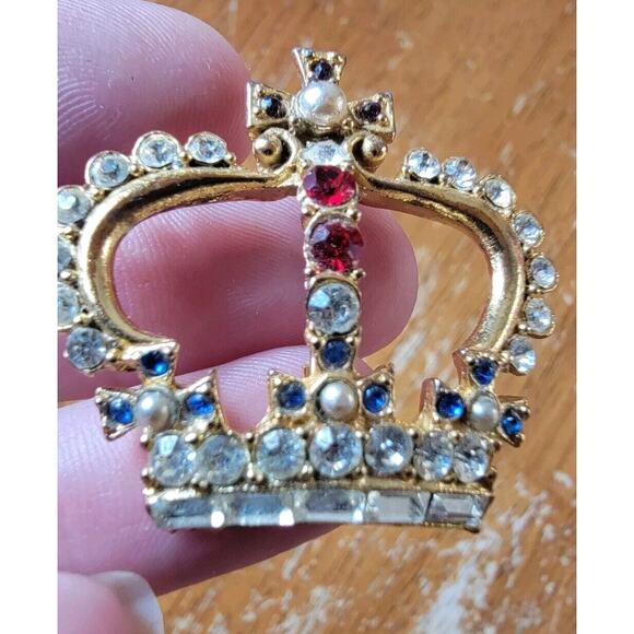 Vintage Made In England Rhinestone Crown Broach Pin Gold Tone - Picture 2 of 5